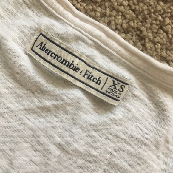 Abercrombie and Fitch tee - Picture 2 of 4
